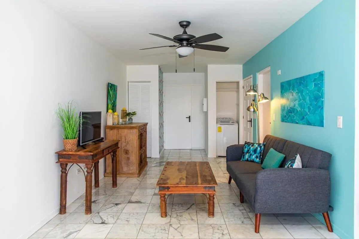 Caribbean Court Apartment Good Vibes كراليندايك